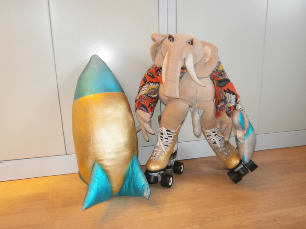 Schatmeyer Gary Elefant mit Rakete